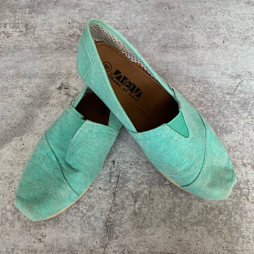 SOS WASHED CANVAS SLIP ON MINT GREEN SHOES SIZE 6